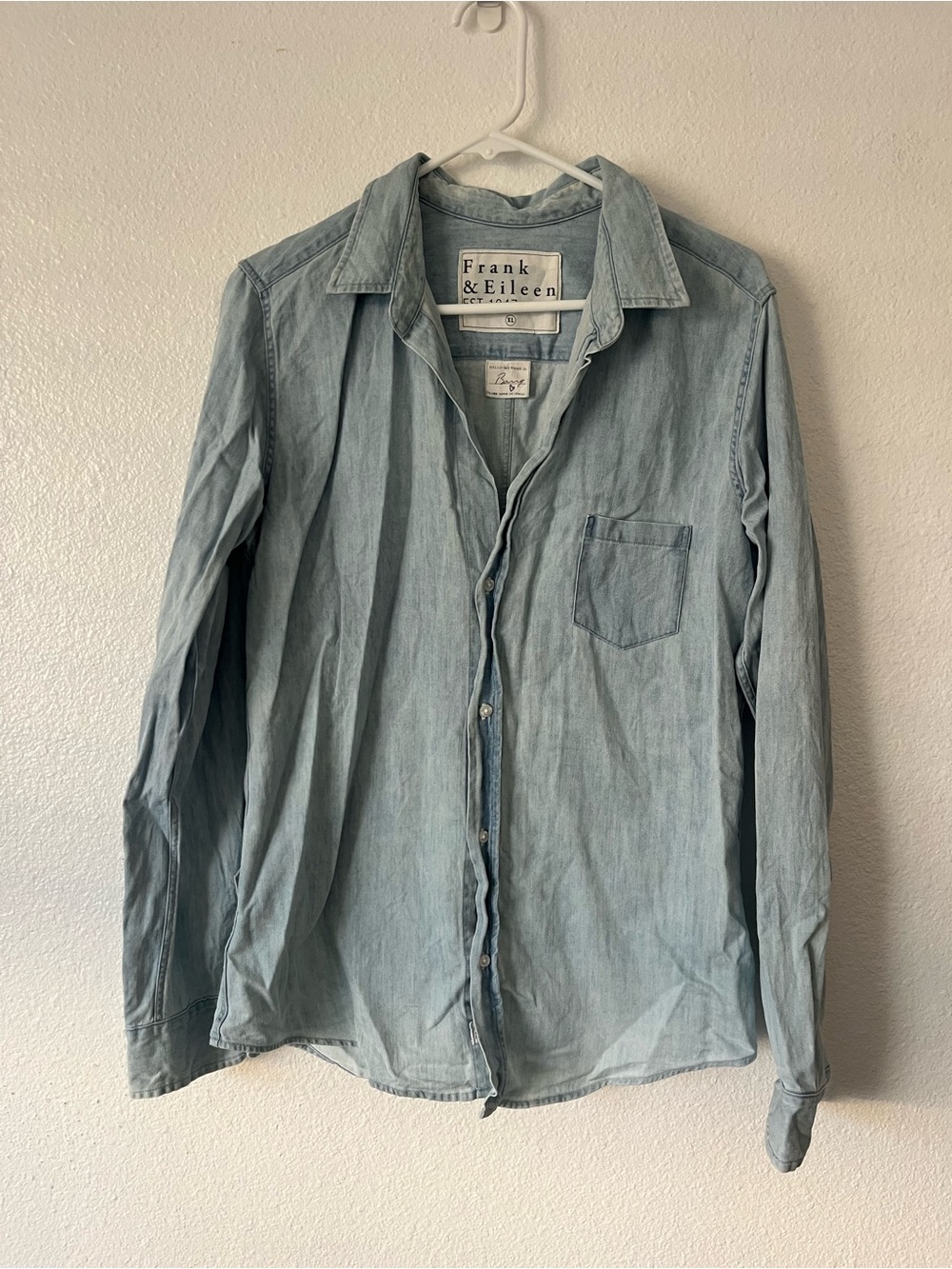 Frank & Eileen Eileen Relaxed Button-Up Shirt Blue Size XL Denim Barry  *stain